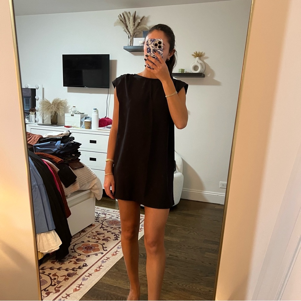 Abercrombie and Fitch easy, pleated shoulder pad dress in luxe crepe fabric